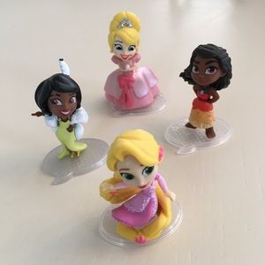 Lot of 8 Disney Princess Comics Minis Toys